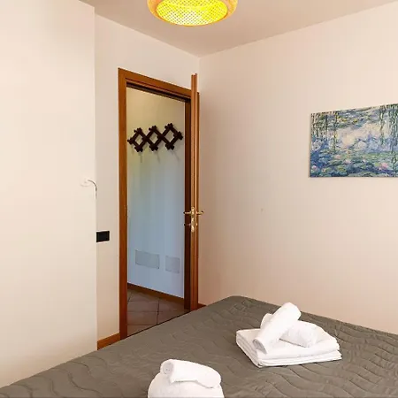 - A Due Passi Dalle Piste Apartament *