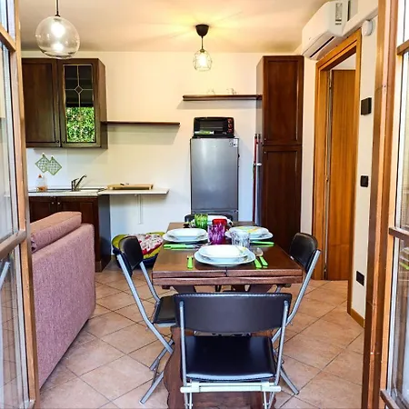 - A Due Passi Dalle Piste Apartament *